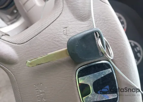 2003 Honda Cr-V Lx z USA, uszkodzony, nr VIN SHSRD68473U103193